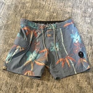 VISSLA Tropical Gray swim trunks - size 31 - side pocket